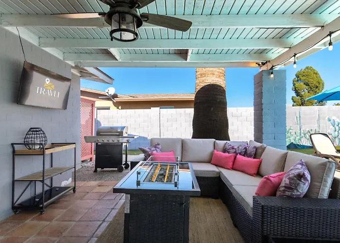 Holiday home New - The Desert Bloomhouse With Heated Pool