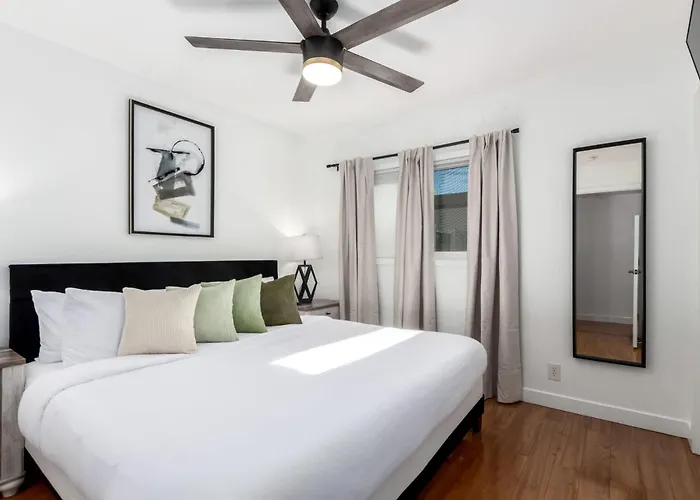 New - The Desert Bloomhouse With Heated Pool Scottsdale