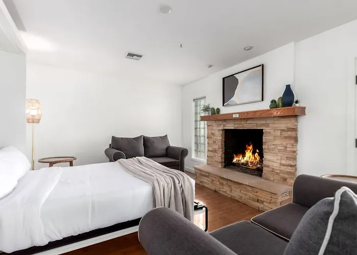 New - The Desert Bloomhouse With Heated Pool Holiday home
