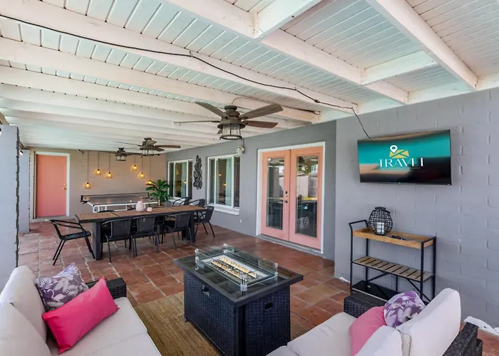 New - The Desert Bloomhouse With Heated Pool Holiday home