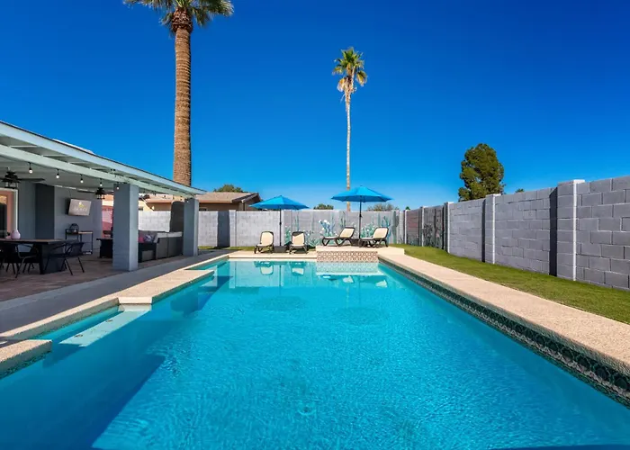 New - The Desert Bloomhouse With Heated Pool *