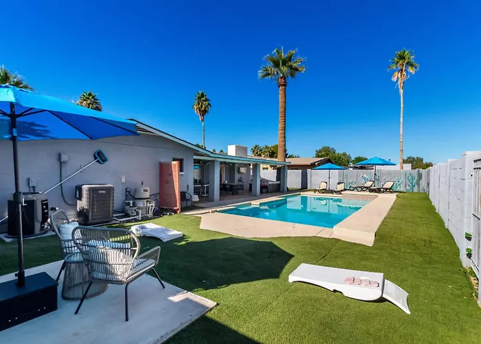 New - The Desert Bloomhouse With Heated Pool Holiday home