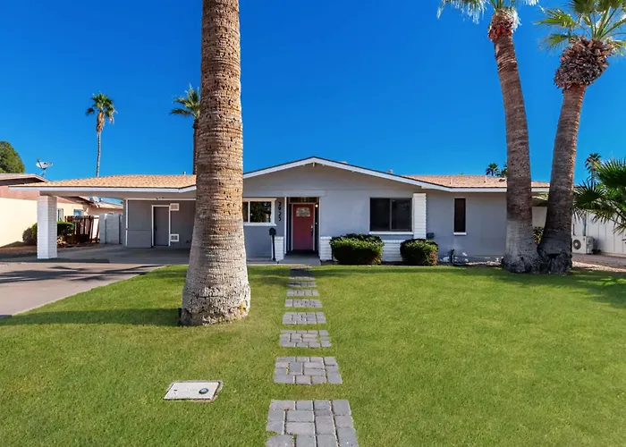 New - The Desert Bloomhouse With Heated Pool Holiday home *